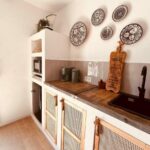 Fully equipped kitchenette